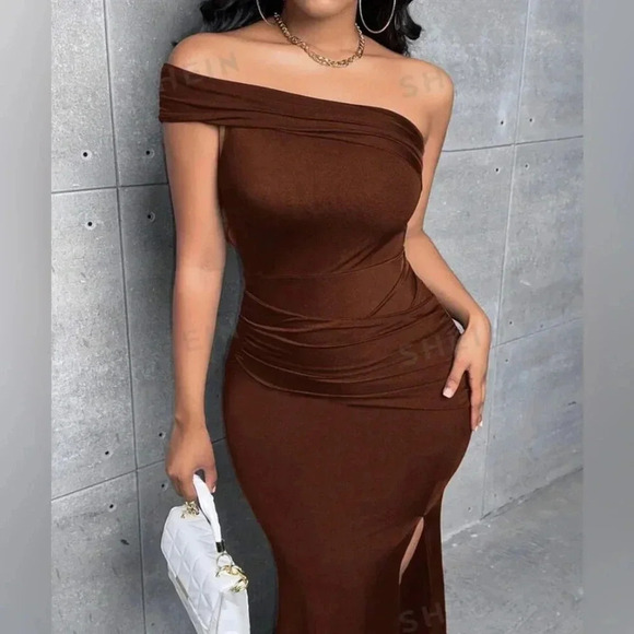 🆕Slayr Elegant Solid Color Asymmetric Collar High Slit Maxi Fishtail Dress M🆕 - Picture 4 of 4